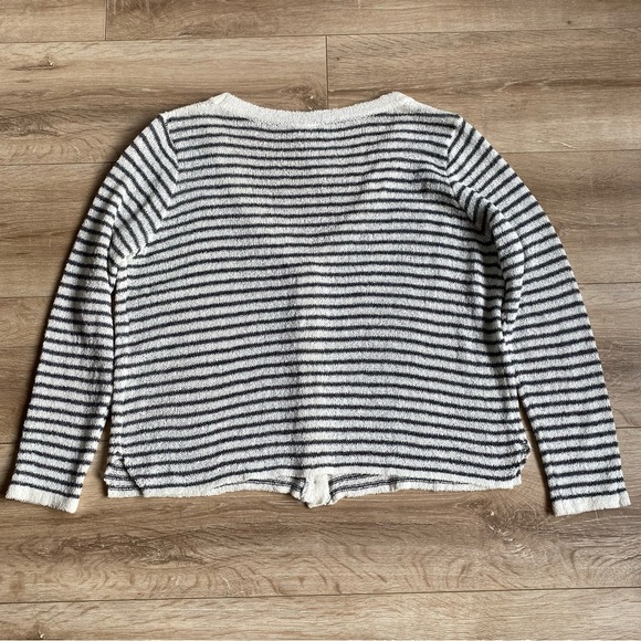 Sadie & Sage cardigan striped cropped big button v neck knit cardigan - Picture 3 of 8